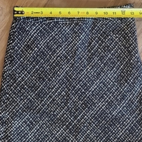 GAP Black & Ivory Fit & Flare Wool Blend Tweed Lined Skirt, Size 2 - Picture 3 of 7